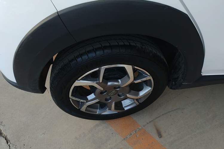 Used Geely Auto Vision X1 2017 1.3L Automatic Fun Edition Exterior 8