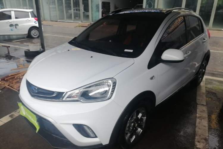 Used Geely Auto Vision X1 2017 1.3L Automatic Fun Edition Guazi used car, China used car export, Used car for sale, Used cars, Cheapest cars for sale
