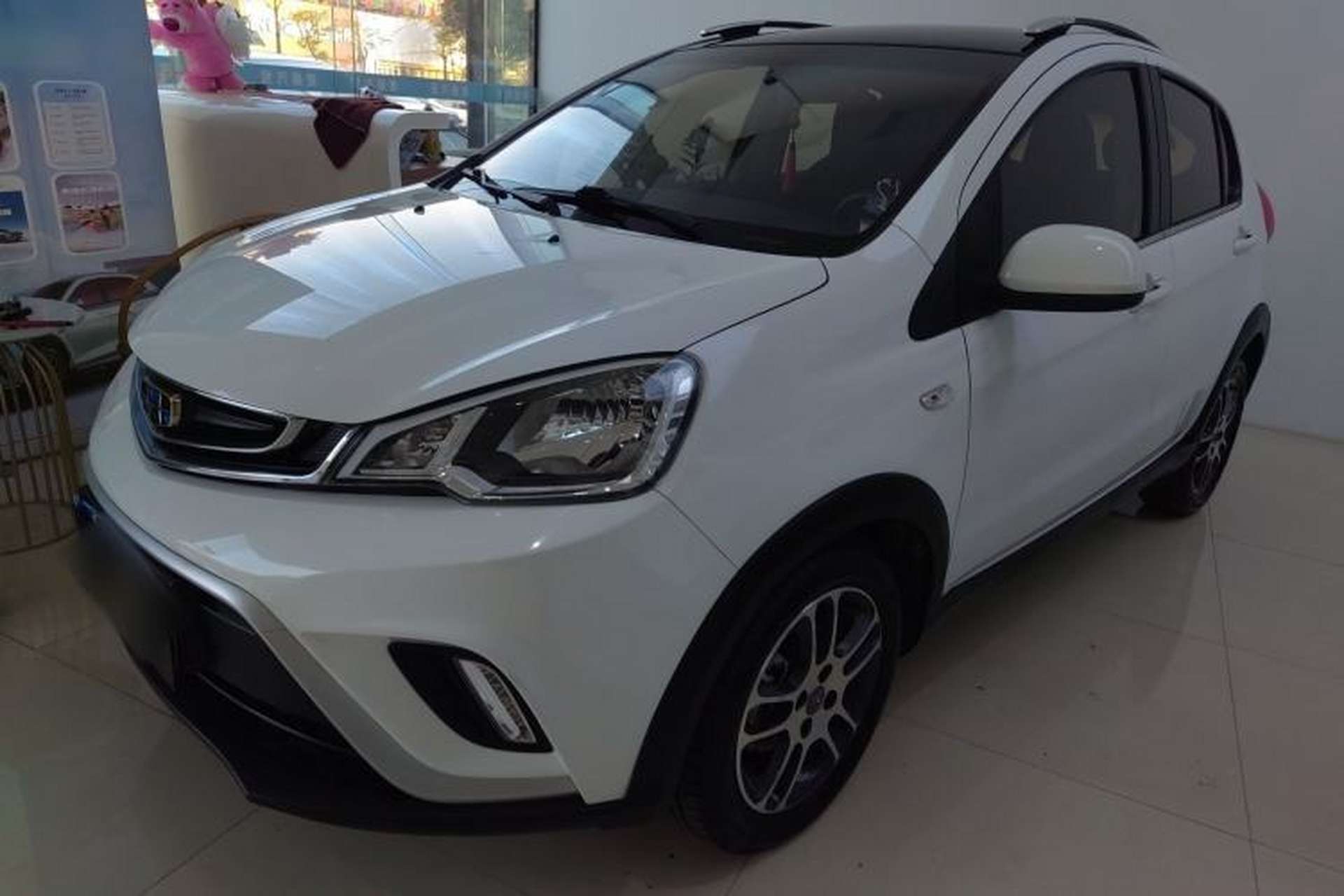 Used Geely Auto Vision X1 2017 1.3L Automatic Fun Edition Front Left 45 Deg