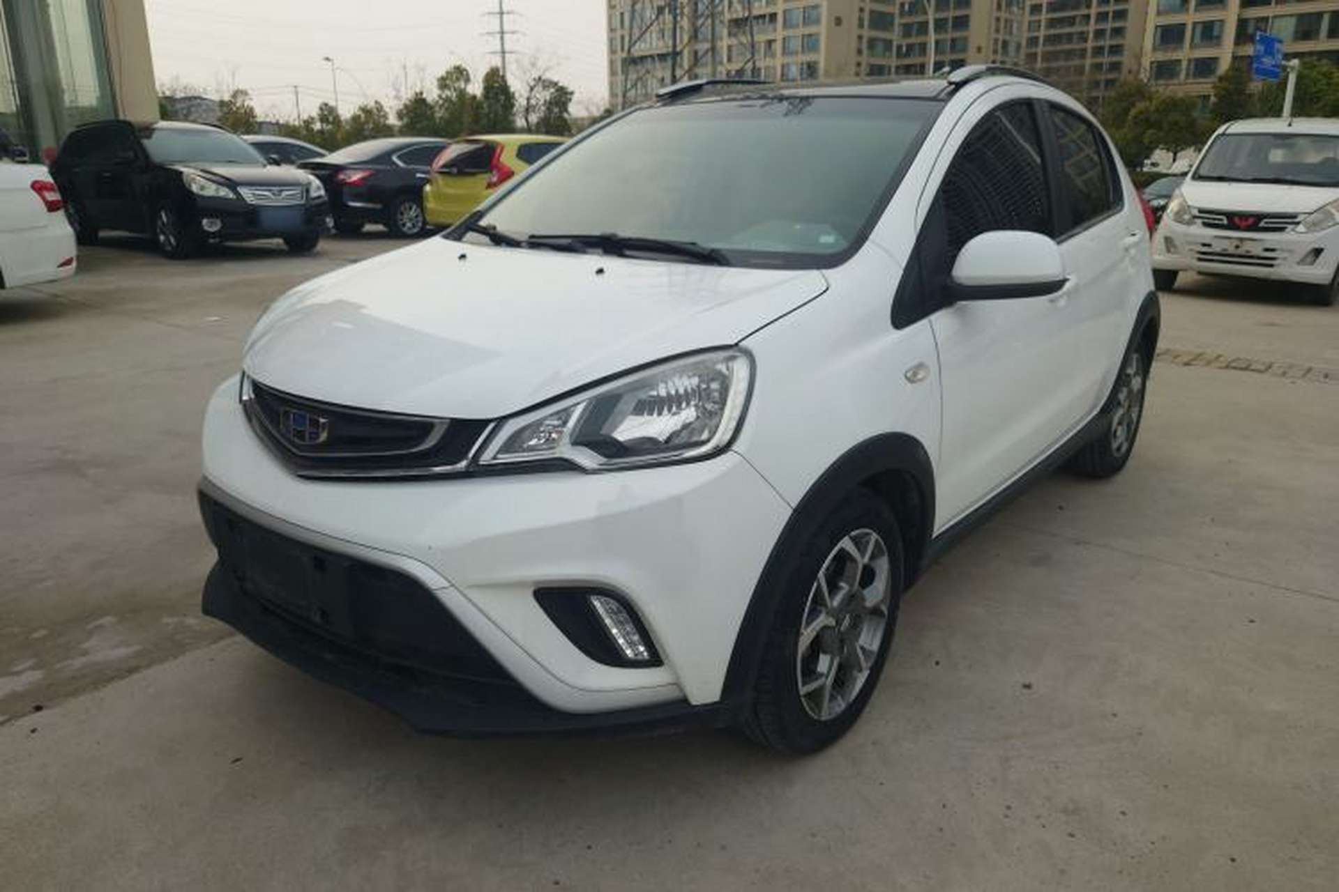 Used Geely Auto Vision X1 2017 1.3L Automatic Player Edition Front Left 45 Deg