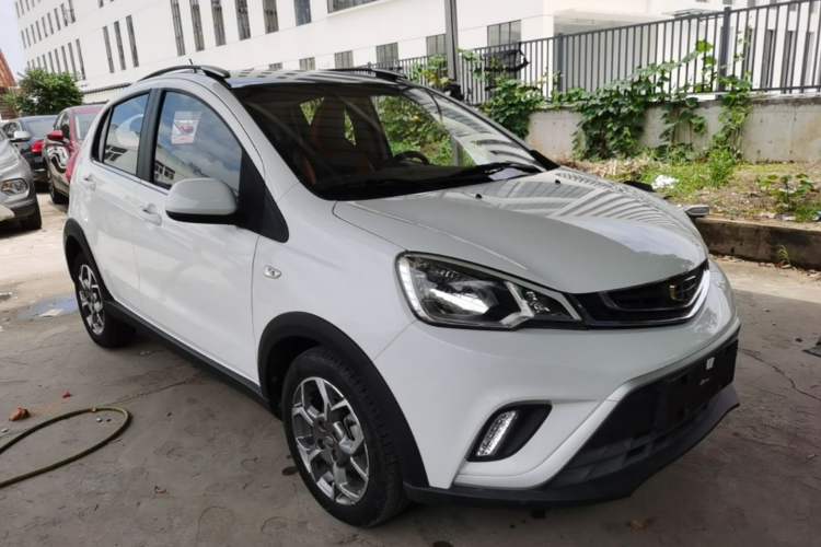 Used Geely Auto Vision X1 2017 1.3L Automatic Fun Edition Front Right 45 Deg