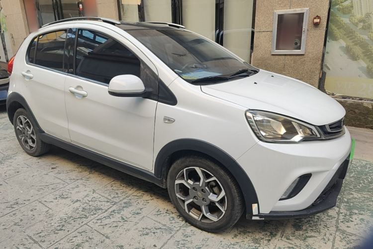 Used Geely Auto Vision X1 2017 1.3L Automatic Fun Edition Front Right 45 Deg