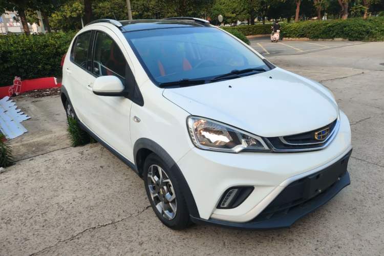 Used Geely Auto Vision X1 2017 1.3L Automatic Player Edition Front Right 45 Deg