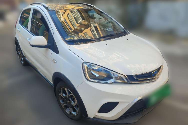 Used Geely Auto Vision X1 2017 1.3L Manual Frenzy Edition Front Right 45 Deg