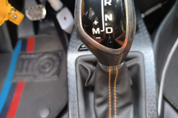 Used Geely Auto Vision X1 2017 1.3L Automatic Player Edition Gear Lever