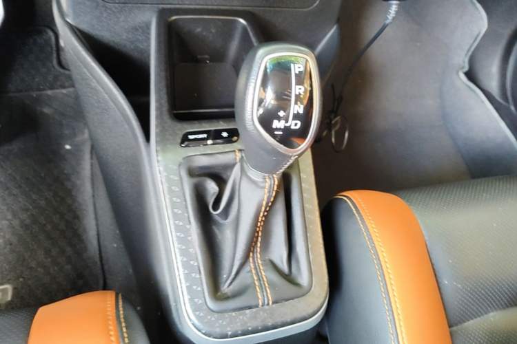 Used Geely Auto Vision X1 2017 1.3L Automatic Player Edition Gear Lever