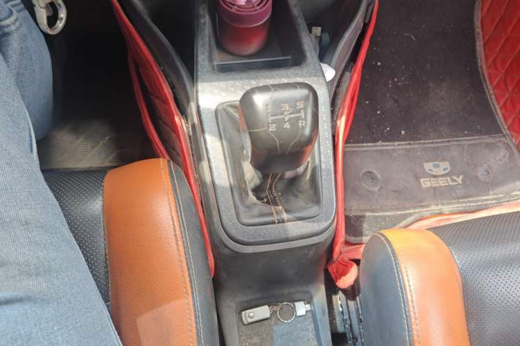 Used Geely Auto Vision X1 2017 1.3L Manual Frenzy Edition Gear Lever