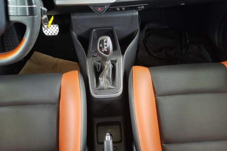 Used Geely Auto Vision X1 2017 1.3L Automatic Fun Edition Gear Lever