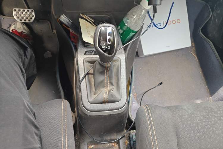 Used Geely Auto Vision X1 2017 1.3L Automatic Fun Edition Gear Lever