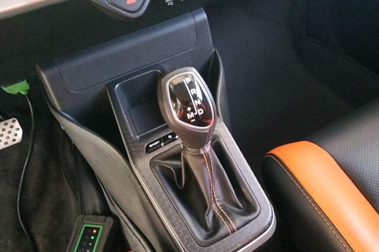 Used Geely Auto Vision X1 2017 1.3L Automatic Fun Edition Gear Lever