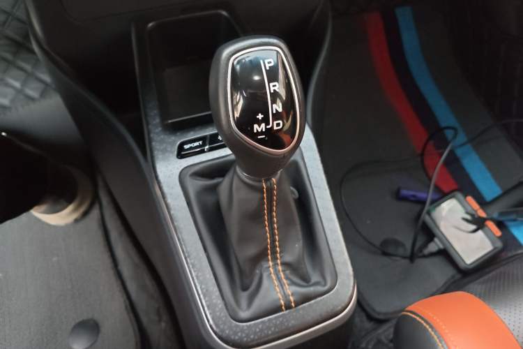 Used Geely Auto Vision X1 2017 1.3L Automatic Fun Edition Gear Lever