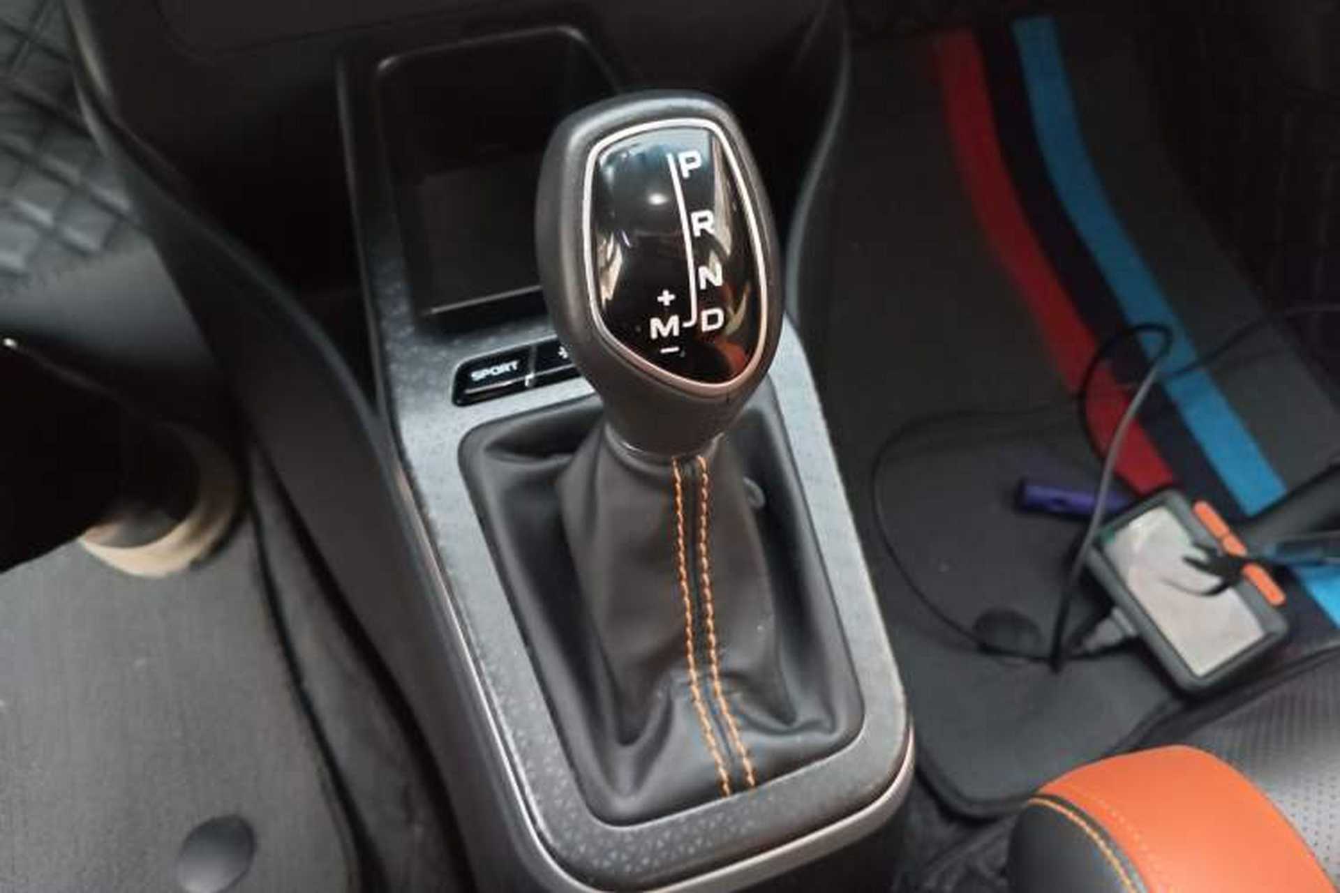Used Geely Auto Vision X1 2017 1.3L Automatic Fun Edition Gear Lever