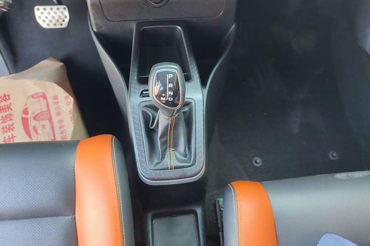 Used Geely Auto Vision X1 2017 1.3L Automatic Fun Edition Gear Lever