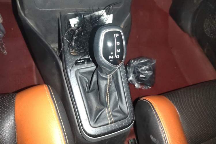 Used Geely Auto Vision X1 2017 1.3L Automatic Player Edition Gear Lever