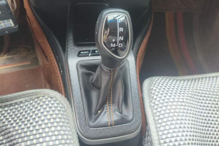 Used Geely Auto Vision X1 2017 1.3L Automatic Fun Edition Gear Lever