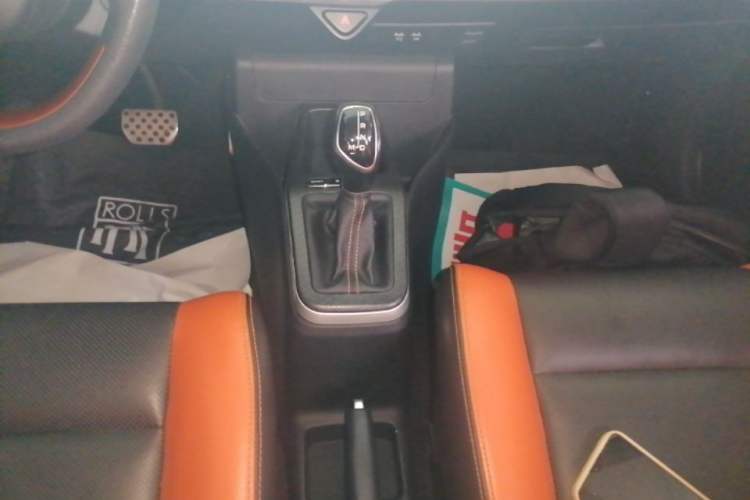 Used Geely Auto Vision X1 2017 1.3L Automatic Fun Edition Gear Lever
