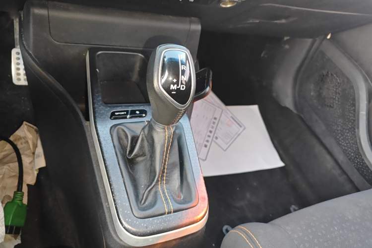 Used Geely Auto Vision X1 2017 1.3L Automatic Fun Edition Gear Lever