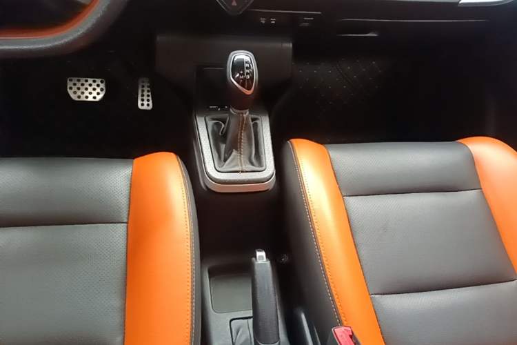 Used Geely Auto Vision X1 2017 1.3L Automatic Player Edition Gear Lever