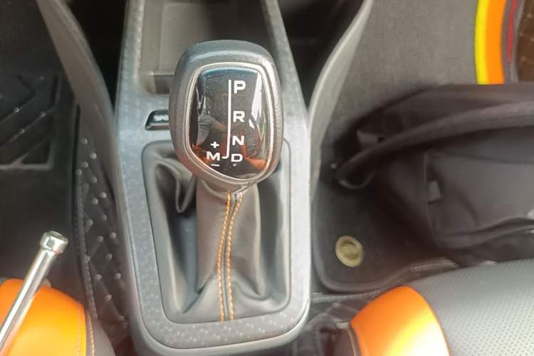 Used Geely Auto Vision X1 2017 1.3L Automatic Player Edition Gear Lever