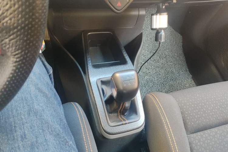 Used Geely Auto Vision X1 2017 1.3L Manual Frenzy Edition Gear Lever