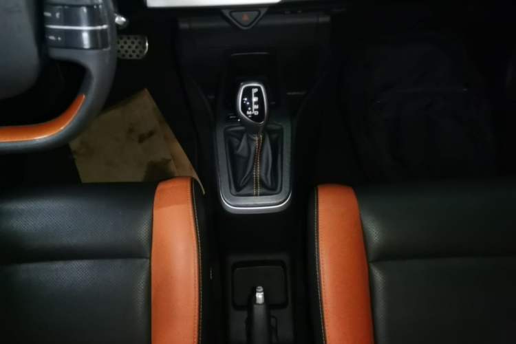 Used Geely Auto Vision X1 2017 1.3L Automatic Player Edition Gear Lever