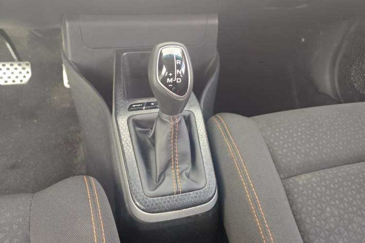 Used Geely Auto Vision X1 2017 1.3L Automatic Fun Edition Gear Lever