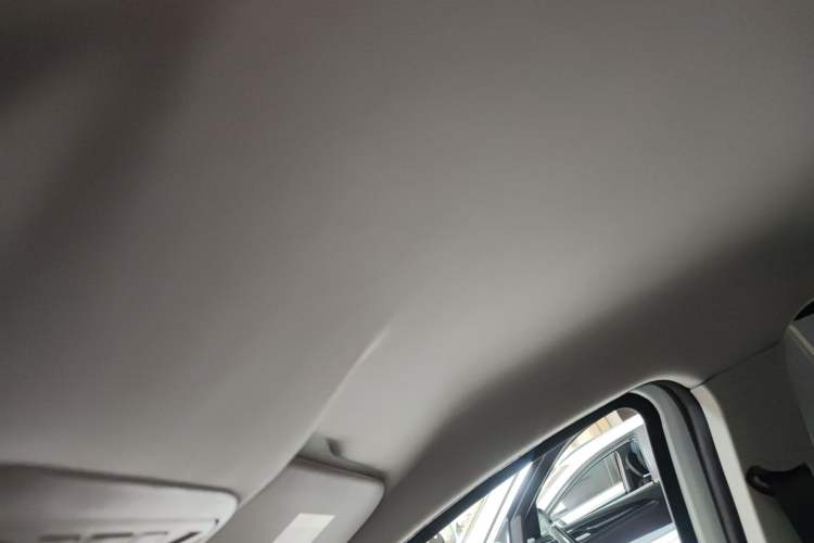 Used Geely Auto Vision X1 2017 1.3L Manual Frenzy Edition Headliner