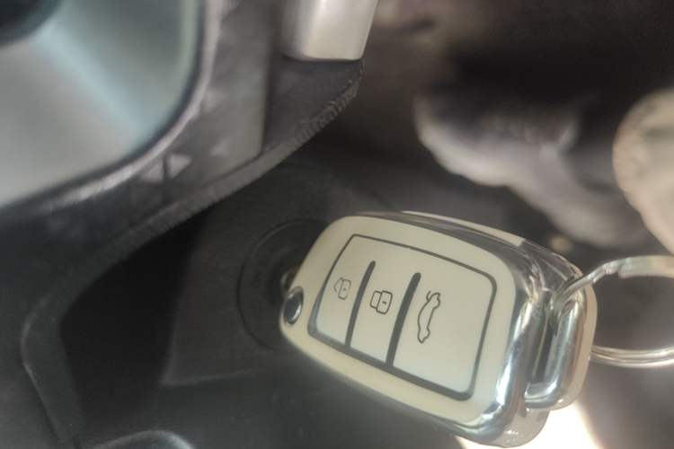 Used Geely Auto Vision X1 2017 1.3L Manual Frenzy Edition Interior 1