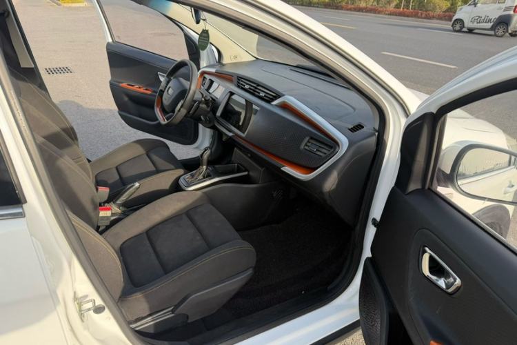 Used Geely Auto Vision X1 2017 1.3L Automatic Fun Edition Interior 1