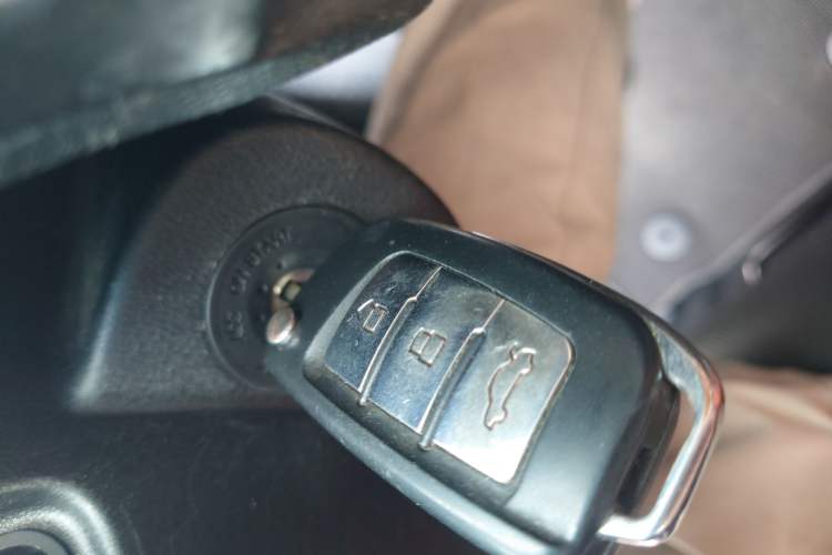 Used Geely Auto Vision X1 2017 1.3L Automatic Player Edition Interior 1