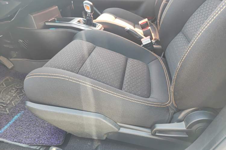 Used Geely Auto Vision X1 2017 1.3L Manual Frenzy Edition Interior 2