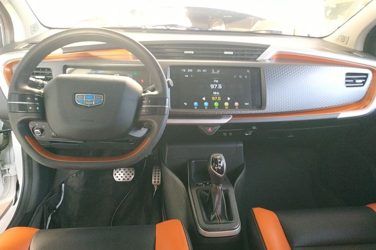Used Geely Auto Vision X1 2017 1.3L Automatic Fun Edition Interior 2
