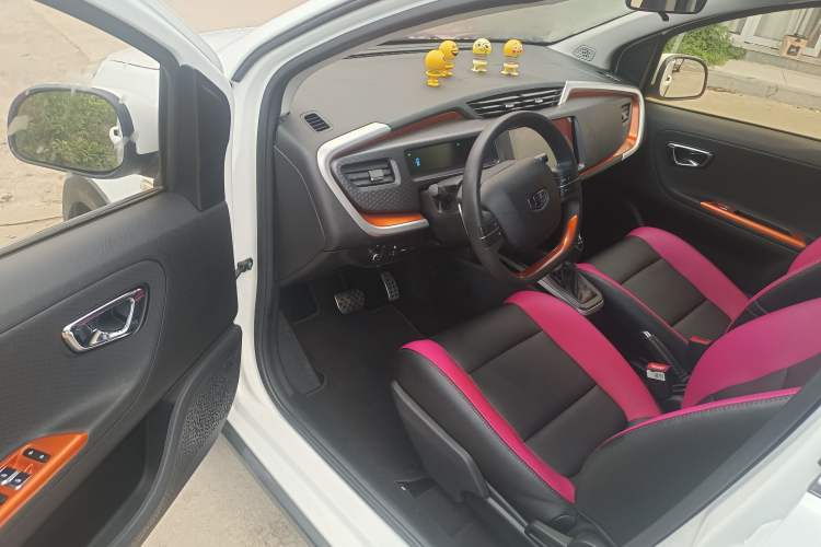 Used Geely Auto Vision X1 2017 1.3L Automatic Fun Edition Interior 2