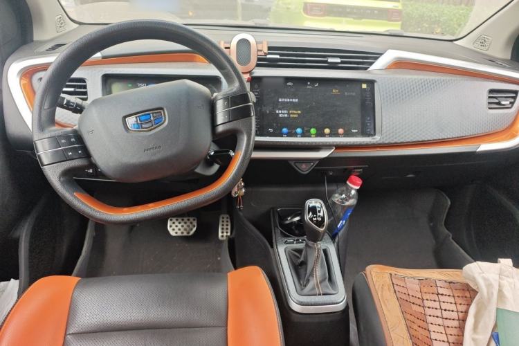 Used Geely Auto Vision X1 2017 1.3L Automatic Player Edition Interior 2