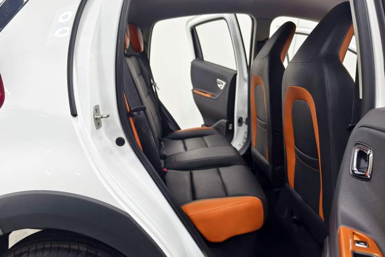 Used Geely Auto Vision X1 2017 1.3L Automatic Fun Edition Interior 3