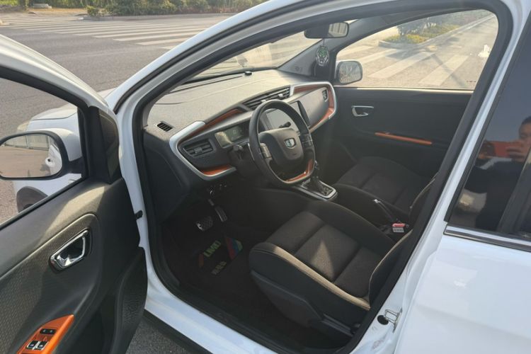 Used Geely Auto Vision X1 2017 1.3L Automatic Fun Edition Interior 3