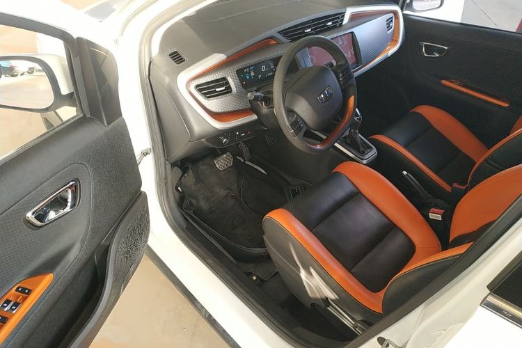 Used Geely Auto Vision X1 2017 1.3L Automatic Fun Edition Interior 3