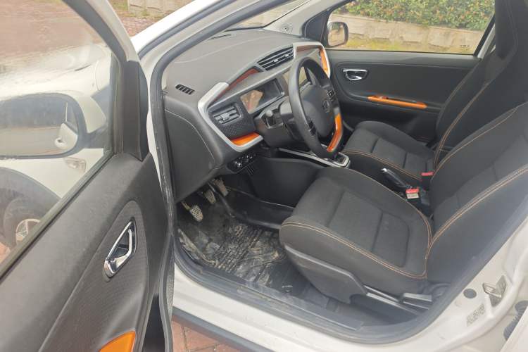 Used Geely Auto Vision X1 2017 1.3L Manual Frenzy Edition Interior 3