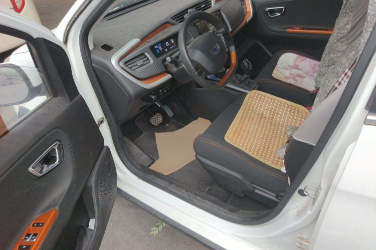 Used Geely Auto Vision X1 2017 1.3L Automatic Fun Edition Interior 3