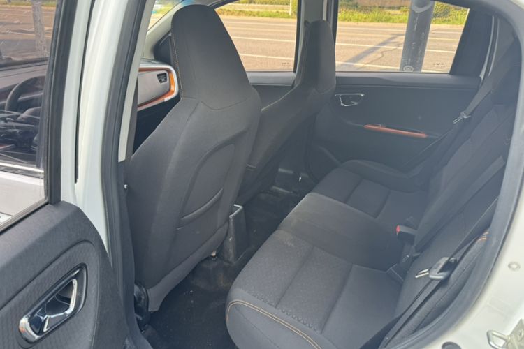 Used Geely Auto Vision X1 2017 1.3L Automatic Fun Edition Interior 3