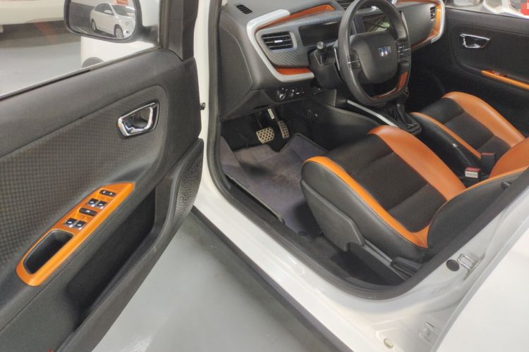 Used Geely Auto Vision X1 2017 1.3L Automatic Player Edition Interior 3