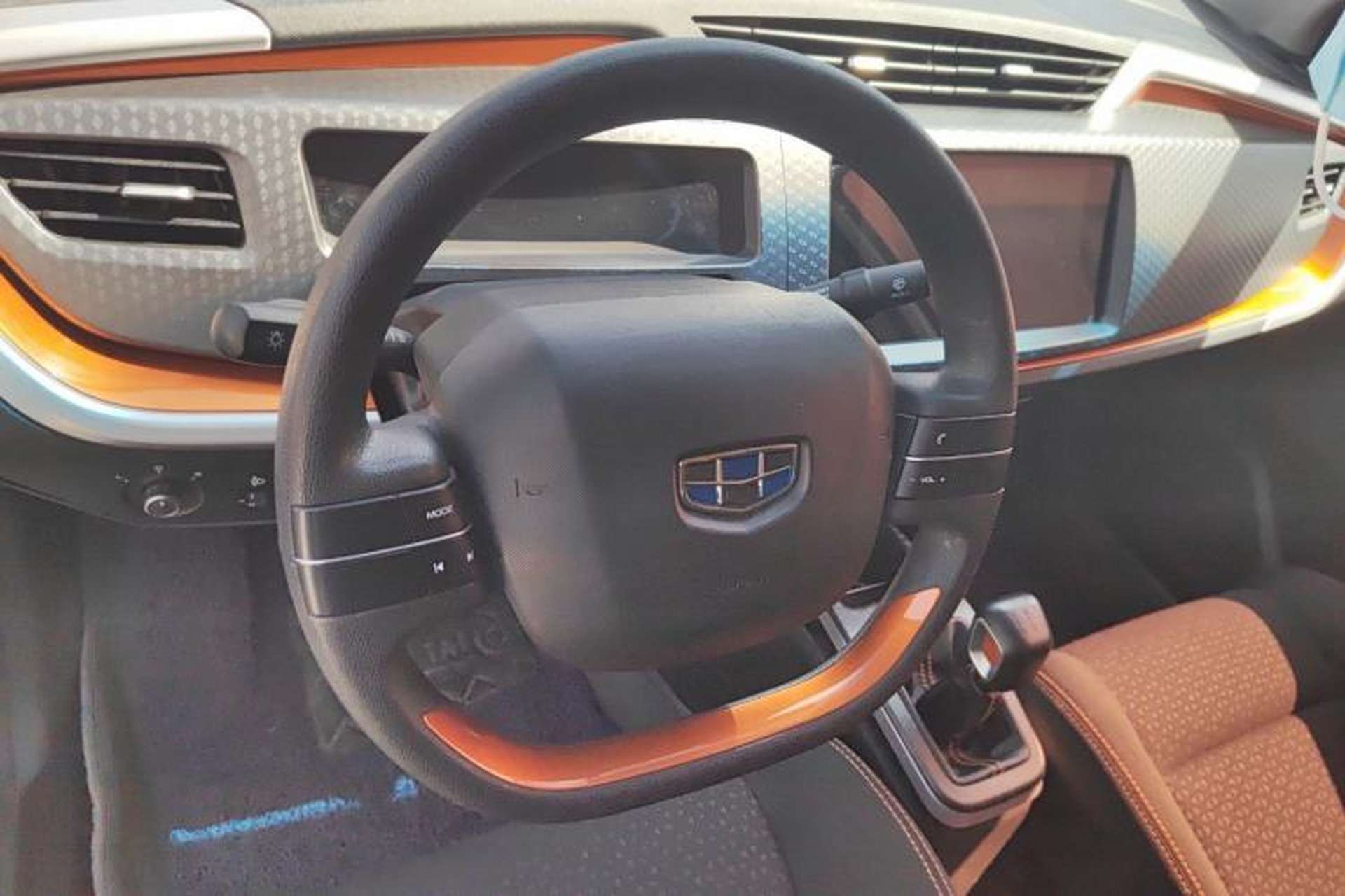 Used Geely Auto Vision X1 2017 1.3L Manual Frenzy Edition Interior 4