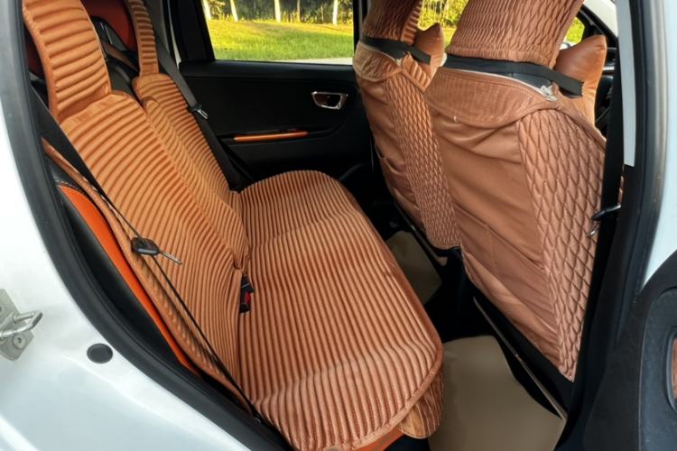Used Geely Auto Vision X1 2017 1.3L Automatic Player Edition Interior 4