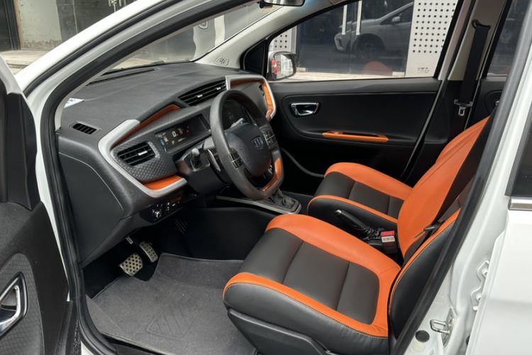 Used Geely Auto Vision X1 2017 1.3L Automatic Player Edition Interior 5