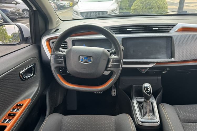 Used Geely Auto Vision X1 2017 1.3L Automatic Fun Edition Interior 5