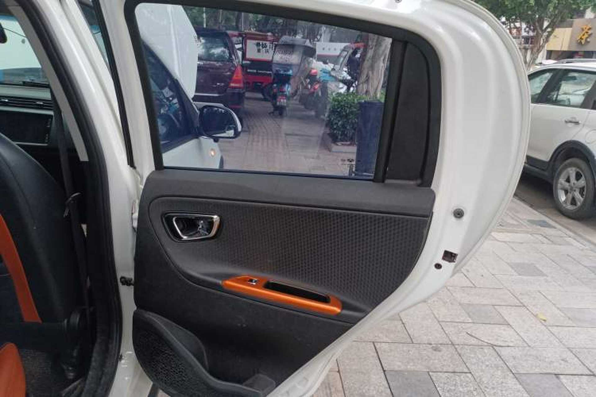 Used Geely Auto Vision X1 2017 1.3L Manual Frenzy Edition Interior 6