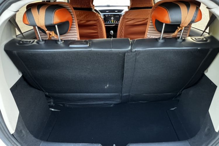 Used Geely Auto Vision X1 2017 1.3L Automatic Player Edition Interior 6