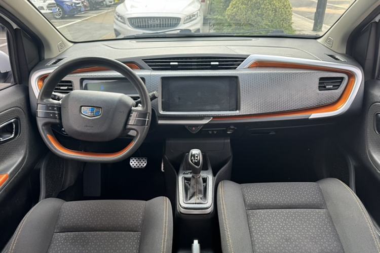 Used Geely Auto Vision X1 2017 1.3L Automatic Fun Edition Interior 6