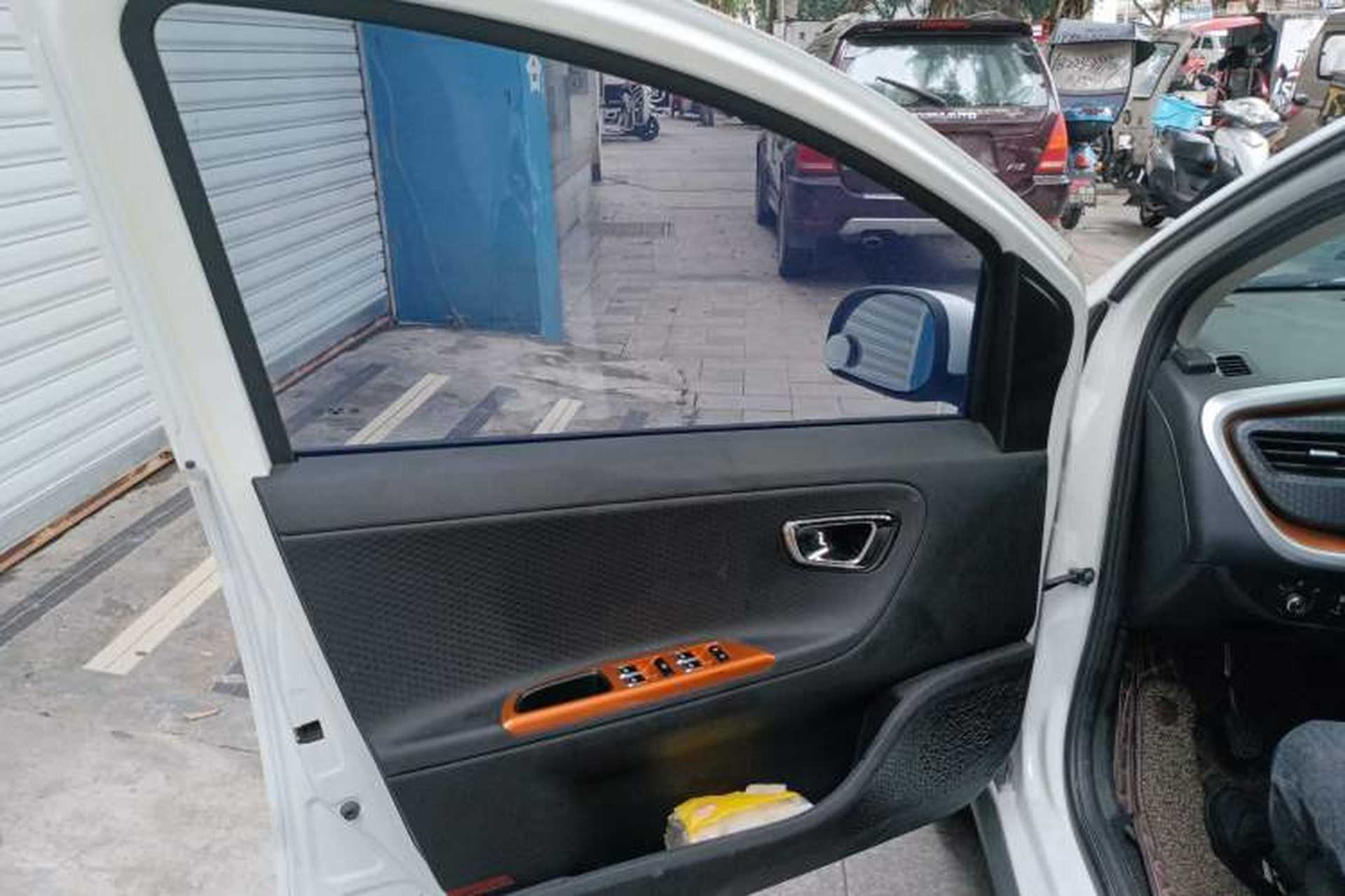 Used Geely Auto Vision X1 2017 1.3L Manual Frenzy Edition Interior 7