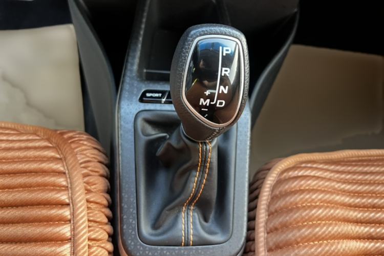 Used Geely Auto Vision X1 2017 1.3L Automatic Player Edition Interior 7